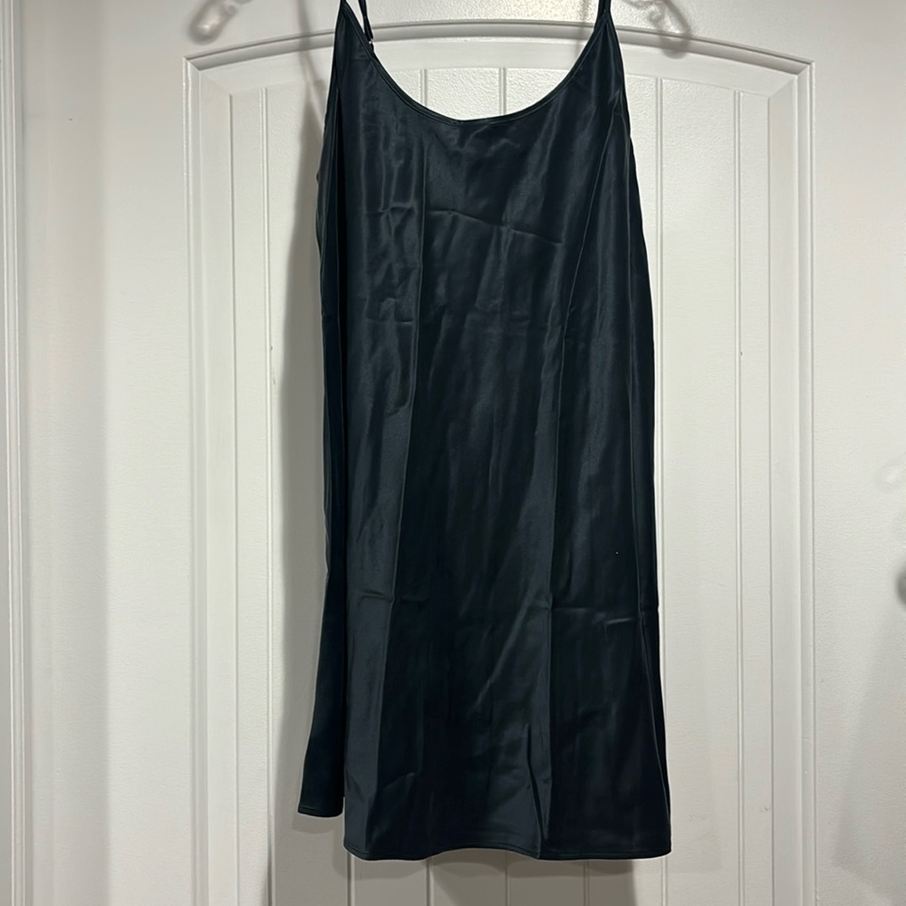 Sunday Citizen Silky Nightgown Size M.